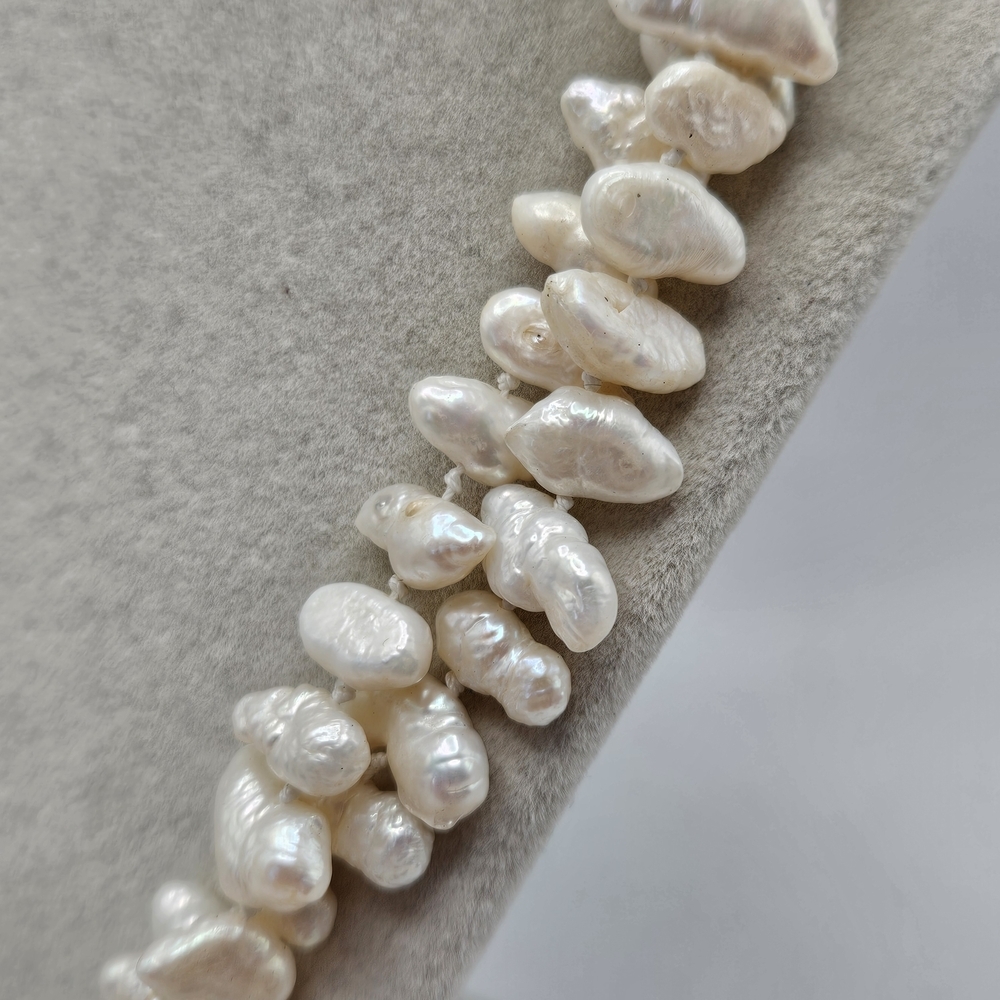 VINTAGE Cream Freshwater Baroque Rice Pearl Opera Length 55" Strand Necklace - Picture 3 of 7